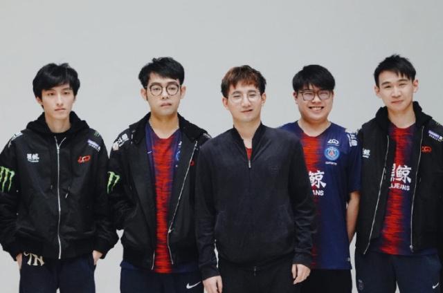 於對場上情 於對場上情